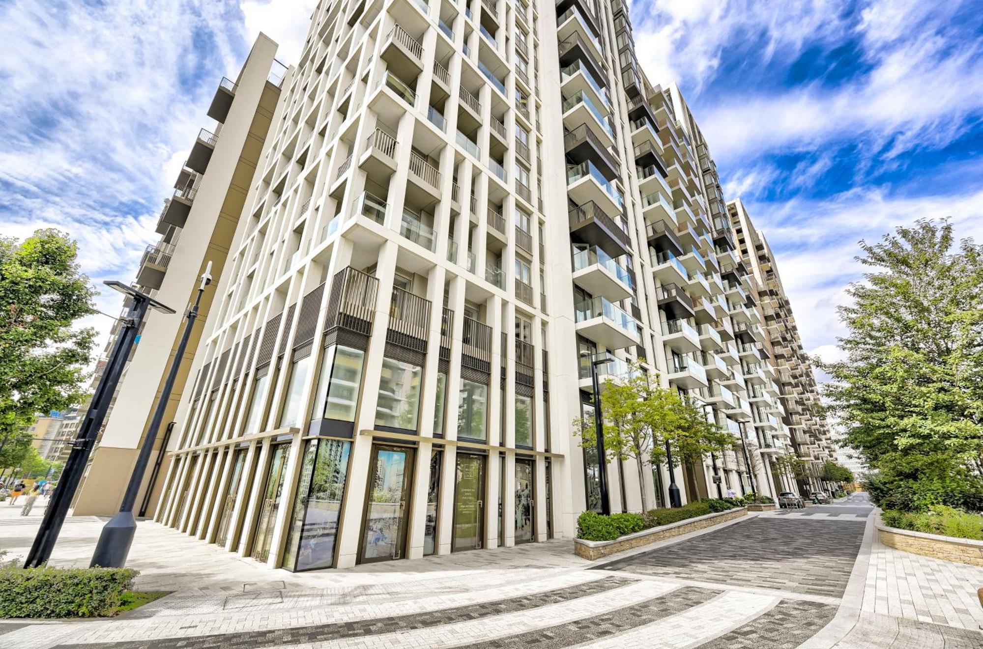 Apartment Luxury 2-bed 2-bath -white Living -steps To Tube London
